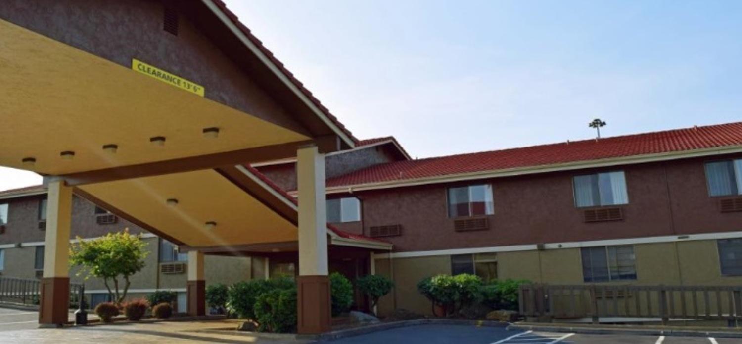 Red Lion Inn And Suites Federal Way Exterior photo