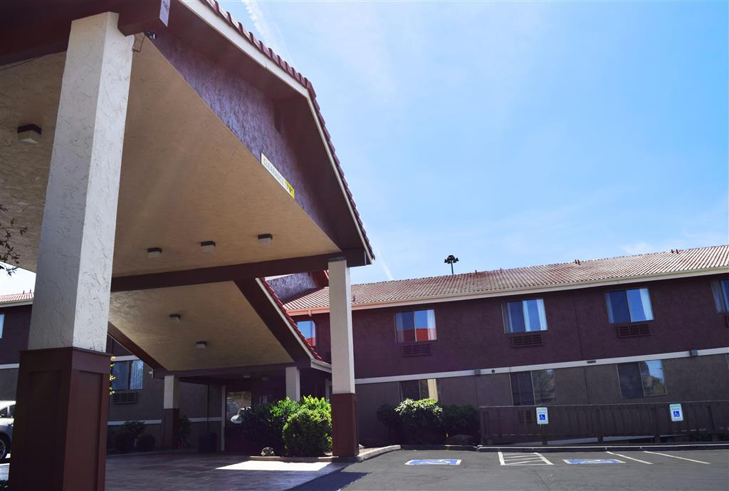 Red Lion Inn And Suites Federal Way Exterior photo