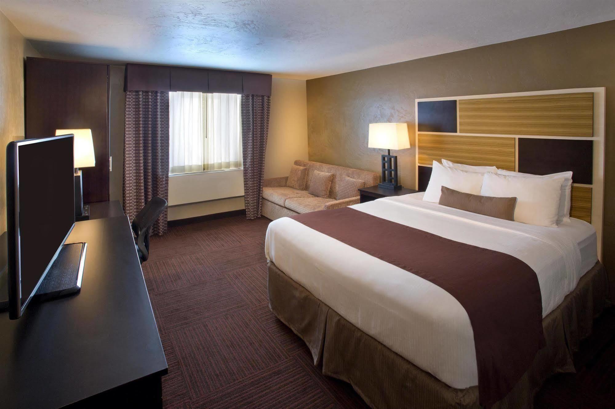 Red Lion Inn And Suites Federal Way Exterior photo